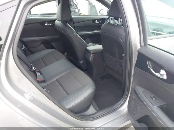 3KPF54ADXPE640609 2023 KIA FORTE - Image 8