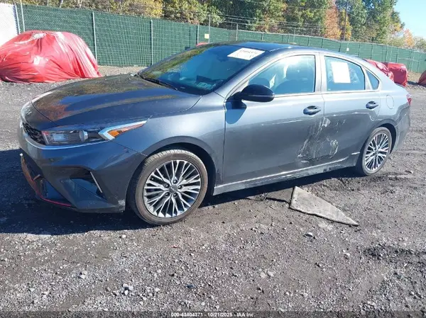 3KPF54ADXPE662755 2023 KIA FORTE - Image 2