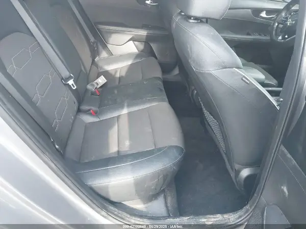3KPF54ADXPE665459 2023 KIA FORTE - Image 8