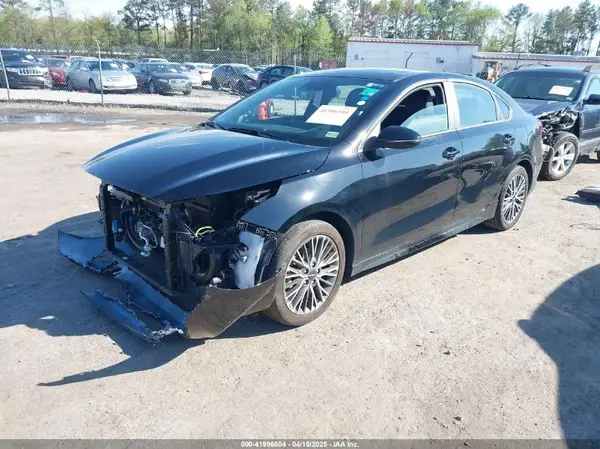 3KPF54ADXPE686117 2023 KIA FORTE - Image 2