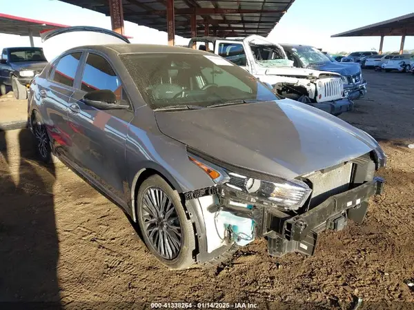 3KPF54ADXRE694060 2024 KIA FORTE - Image 1