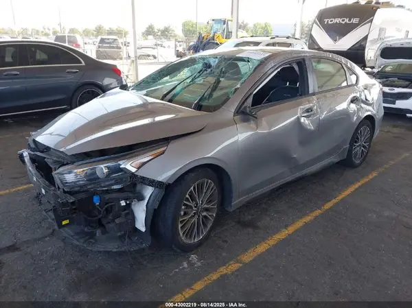 3KPF54ADXRE702139 2024 KIA FORTE - Image 2