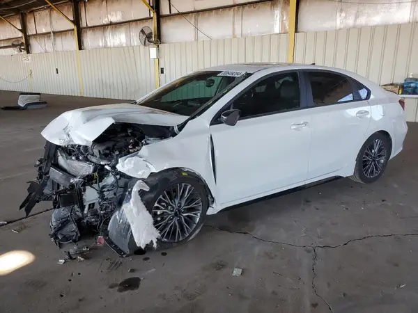 3KPF54ADXRE702416 2024 KIA FORTE - Image 1
