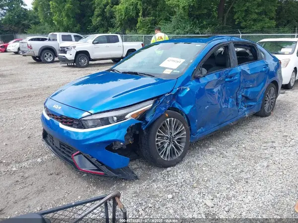 3KPF54ADXRE703551 2024 KIA FORTE - Image 2