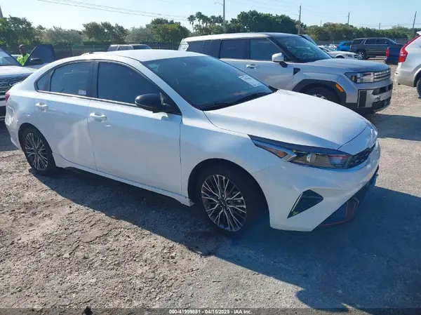 3KPF54ADXRE714906 2024 KIA FORTE - Image 1