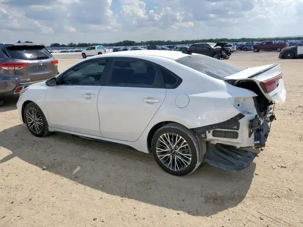 3KPF54ADXRE715991 2024 KIA FORTE - Image 2