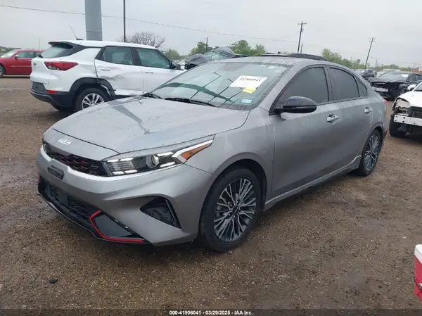 3KPF54ADXRE724304 2024 KIA FORTE - Image 2
