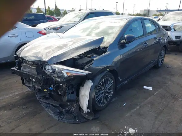 3KPF54ADXRE738672 2024 KIA FORTE - Image 2