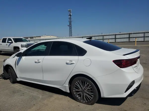 3KPF54ADXRE738977 2024 KIA FORTE - Image 2