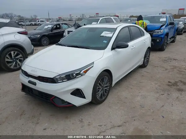 3KPF54ADXRE739563 2024 KIA FORTE - Image 2