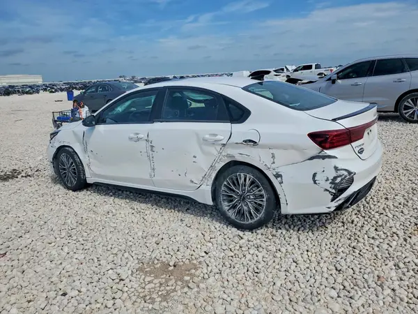 3KPF54ADXRE739661 2024 KIA FORTE - Image 2