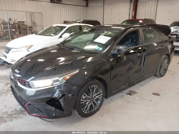 3KPF54ADXRE742043 2024 KIA FORTE - Image 2