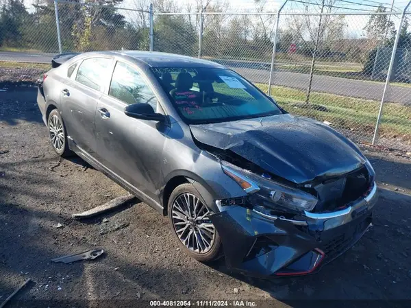 3KPF54ADXRE745864 2024 KIA FORTE - Image 1