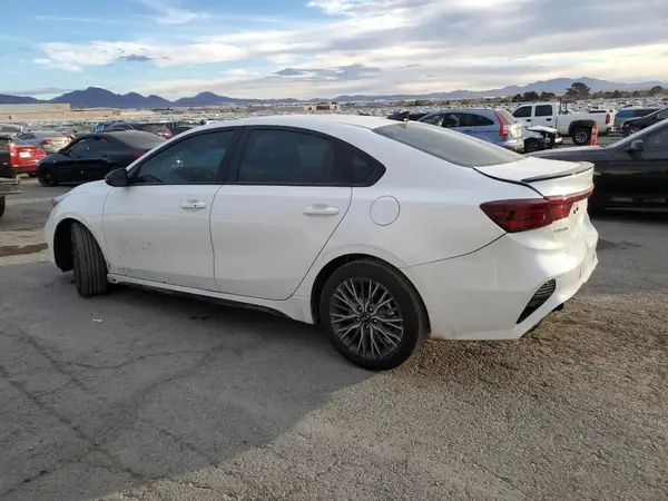 3KPF54ADXRE769940 2024 KIA FORTE - Image 2