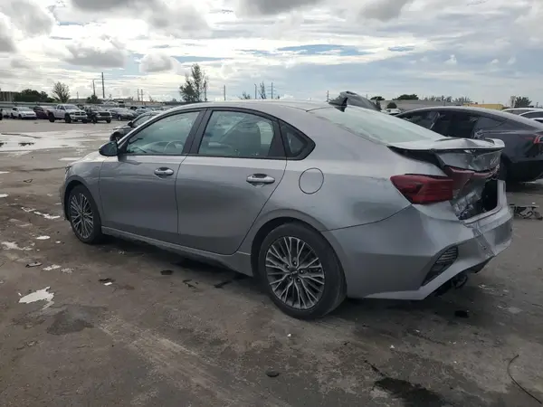 3KPF54ADXRE771087 2024 KIA FORTE - Image 2