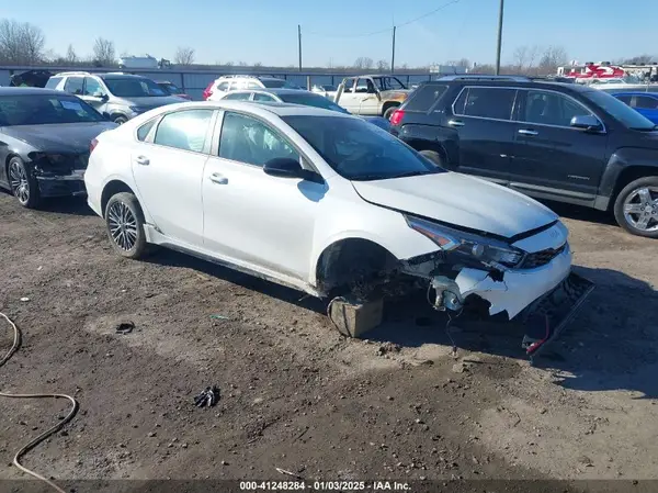3KPF54ADXRE784275 2024 KIA FORTE - Image 1