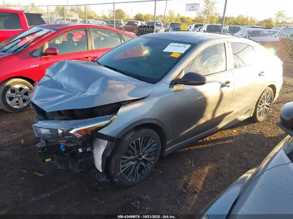 3KPF54ADXRE806887 2024 KIA FORTE - Image 2