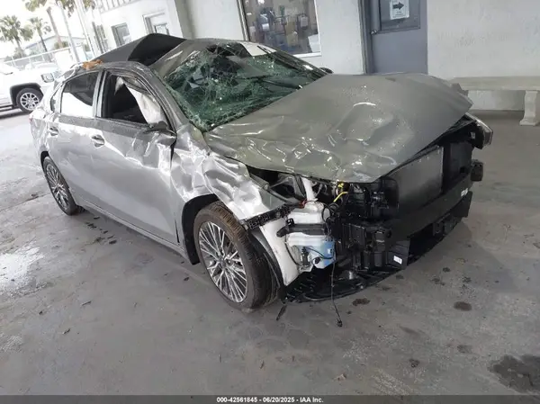 3KPF54ADXRE816349 2024 KIA FORTE - Image 1