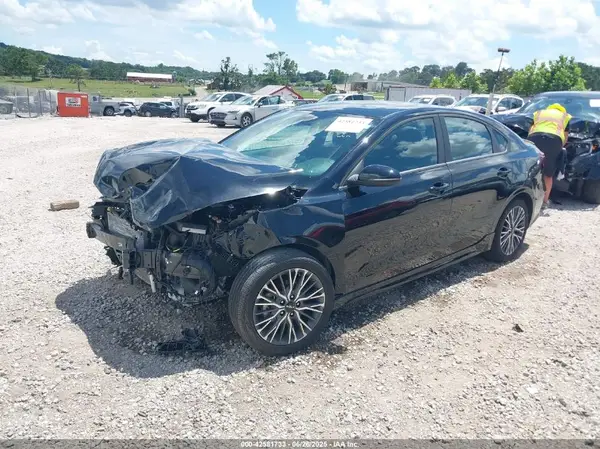 3KPF54ADXRE820465 2024 KIA FORTE - Image 2