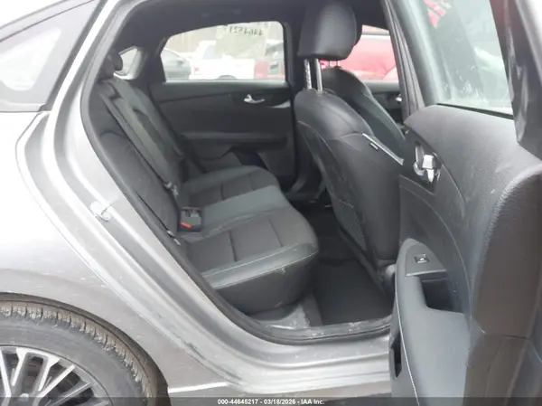 3KPF54ADXRE824824 2024 KIA FORTE - Image 8