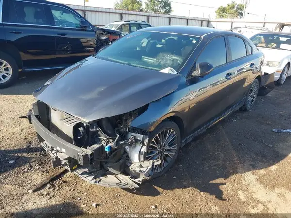3KPF54ADXRE825083 2024 KIA FORTE - Image 2