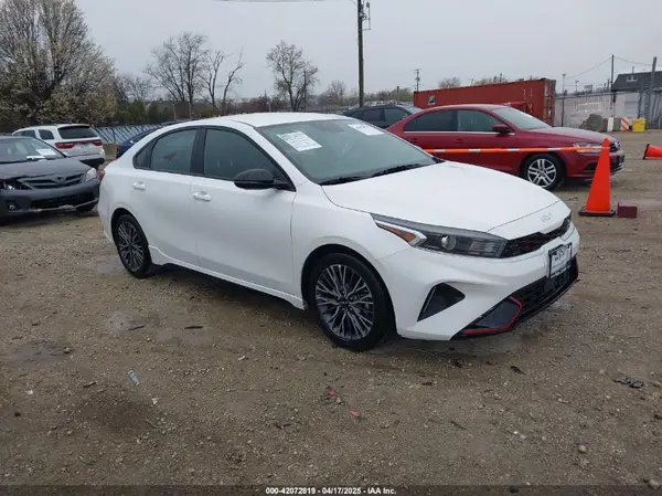 3KPF54ADXRE829554 2024 KIA FORTE - Image 1
