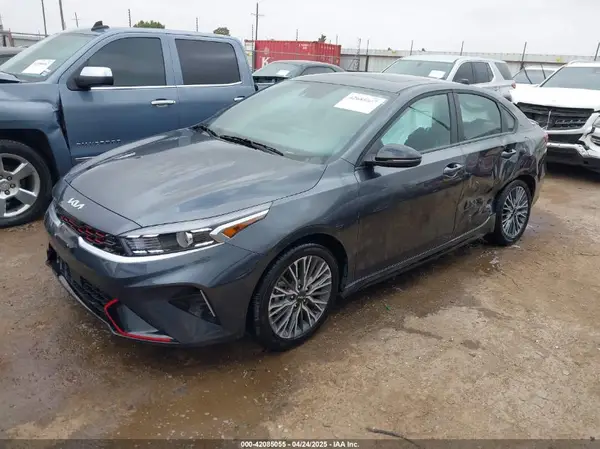 3KPF54ADXRE833037 2024 KIA FORTE - Image 2