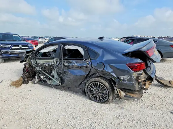 3KPF54ADXRE835113 2024 KIA FORTE - Image 2