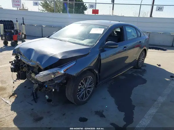 3KPF54ADXRE838495 2024 KIA FORTE - Image 2