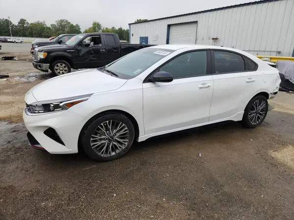 3KPF54ADXRE840327 2024 KIA FORTE - Image 1
