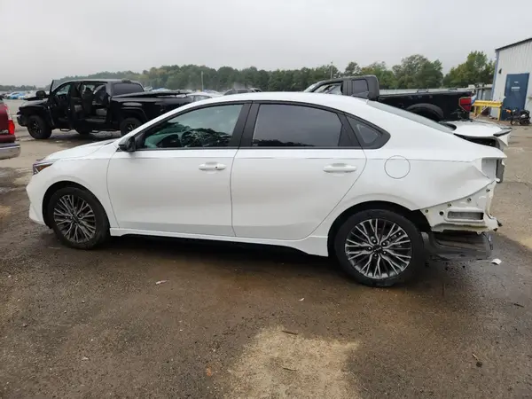 3KPF54ADXRE840327 2024 KIA FORTE - Image 2