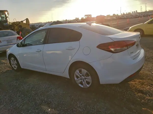 3KPFK4A70HE006309 2017 KIA FORTE - Image 2