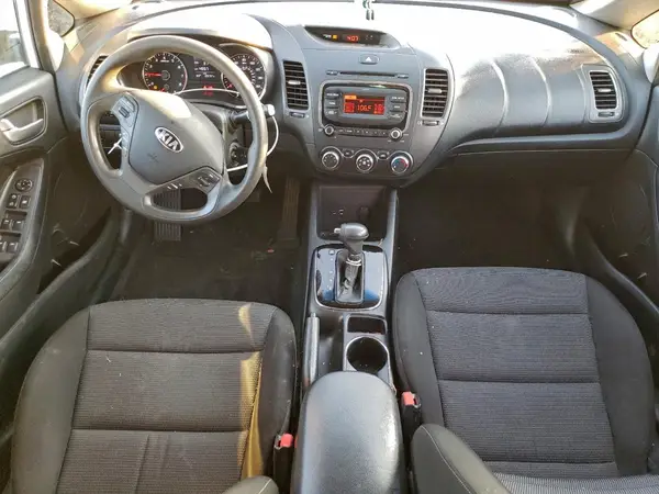 3KPFK4A70HE006309 2017 KIA FORTE - Image 8