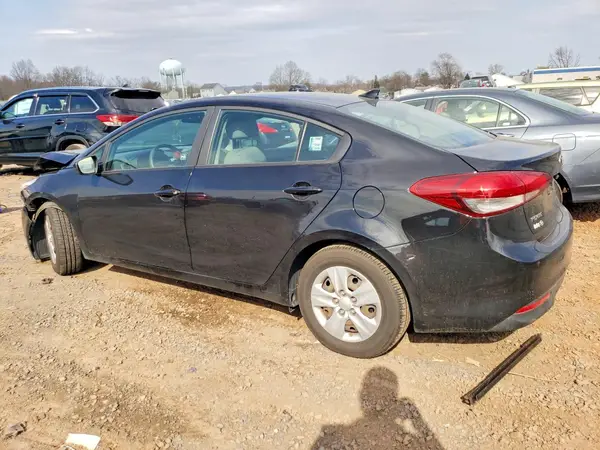 3KPFK4A70HE011347 2017 KIA FORTE - Image 2
