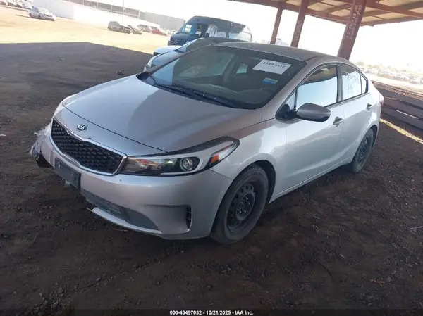 3KPFK4A70HE012756 2017 KIA FORTE - Image 2