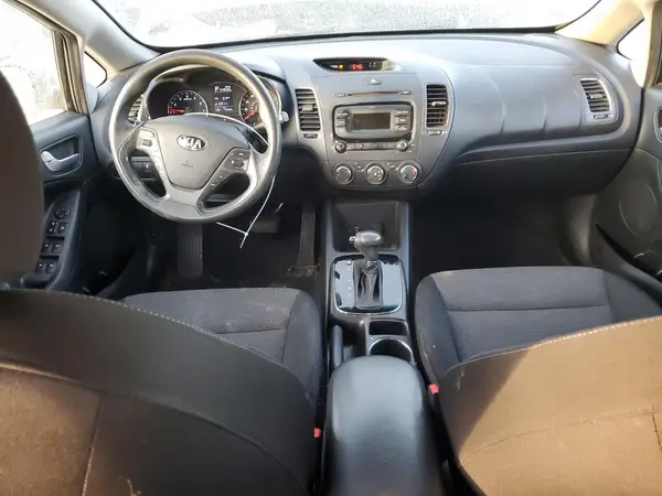 3KPFK4A70HE014135 2017 KIA FORTE - Image 8