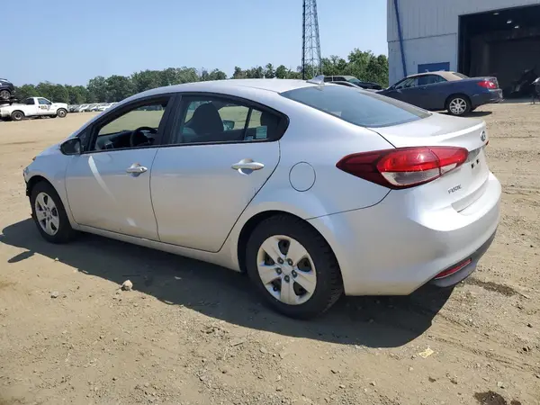 3KPFK4A70HE017391 2017 KIA FORTE - Image 2