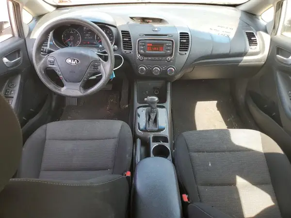 3KPFK4A70HE017391 2017 KIA FORTE - Image 8