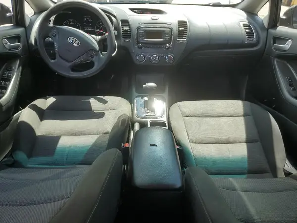 3KPFK4A70HE017634 2017 KIA FORTE - Image 8