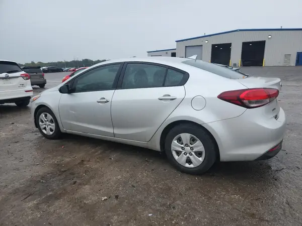 3KPFK4A70HE017648 2017 KIA FORTE - Image 2