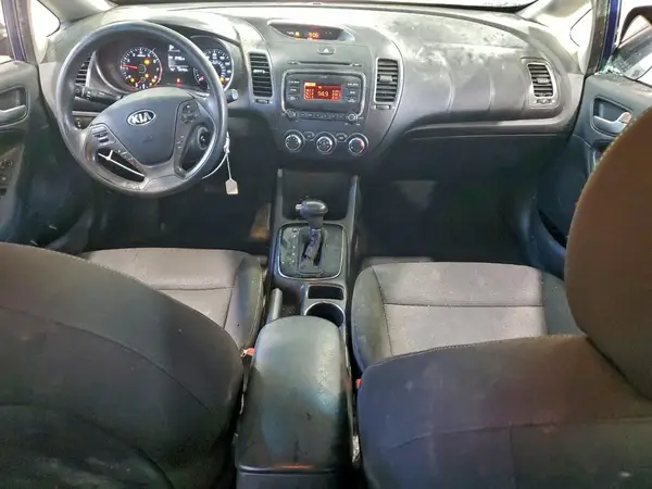 3KPFK4A70HE018833 2017 KIA FORTE - Image 8