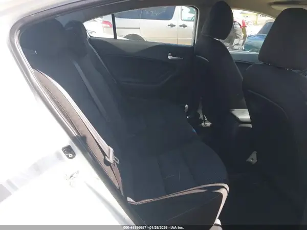 3KPFK4A70HE019738 2017 KIA FORTE - Image 8