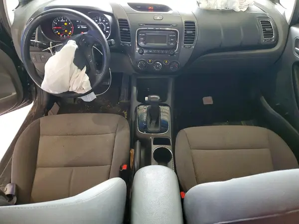 3KPFK4A70HE020839 2017 KIA FORTE - Image 8