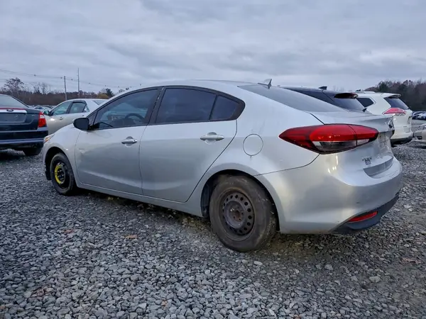 3KPFK4A70HE022123 2017 KIA FORTE - Image 2