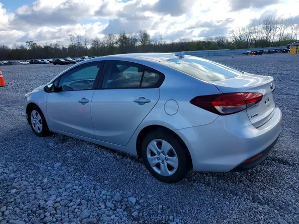 3KPFK4A70HE022574 2017 KIA FORTE - Image 2