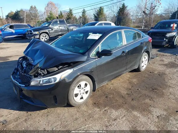 3KPFK4A70HE023918 2017 KIA FORTE - Image 2
