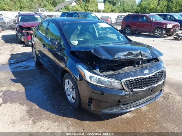 3KPFK4A70HE024910 2017 KIA FORTE - Image 1