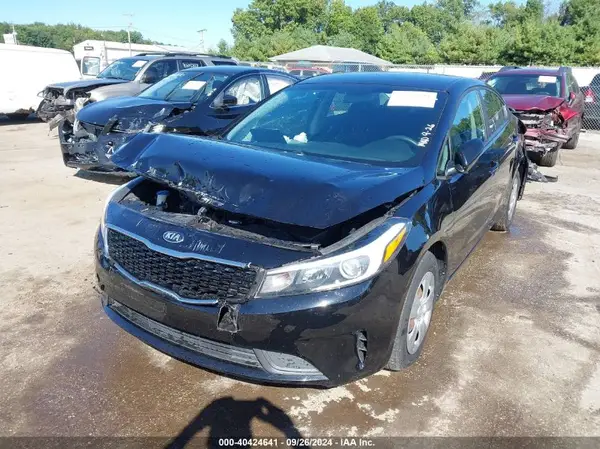 3KPFK4A70HE024910 2017 KIA FORTE - Image 2