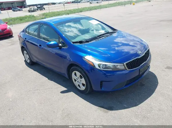 3KPFK4A70HE025135 2017 KIA FORTE - Image 1