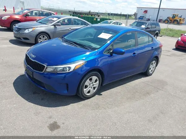 3KPFK4A70HE025135 2017 KIA FORTE - Image 2